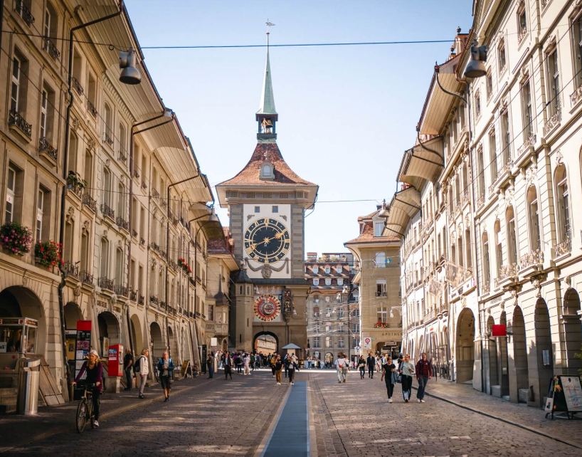 Vortrag in Bern von Dr. Daniele Ganser